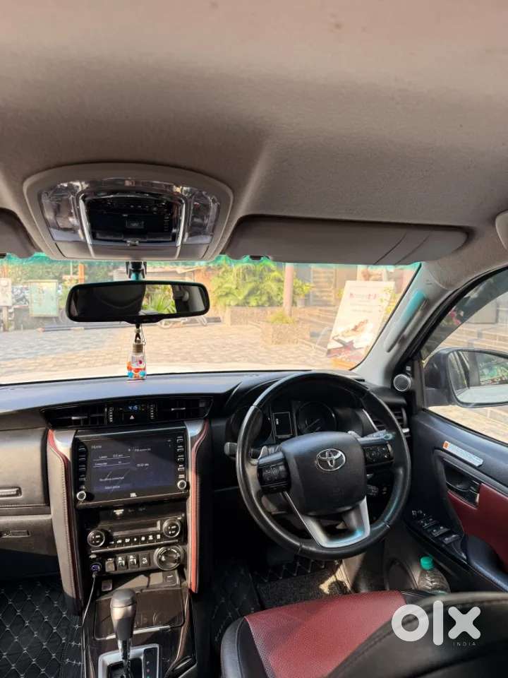 Toyota Fortuner Legender, 2022, Diesel