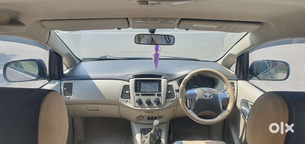 Toyota Innova 2.5 G (diesel) 8 Seater, 2014, Cng & Hybrids