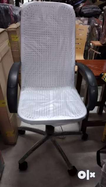 Wire rolling chair discount price