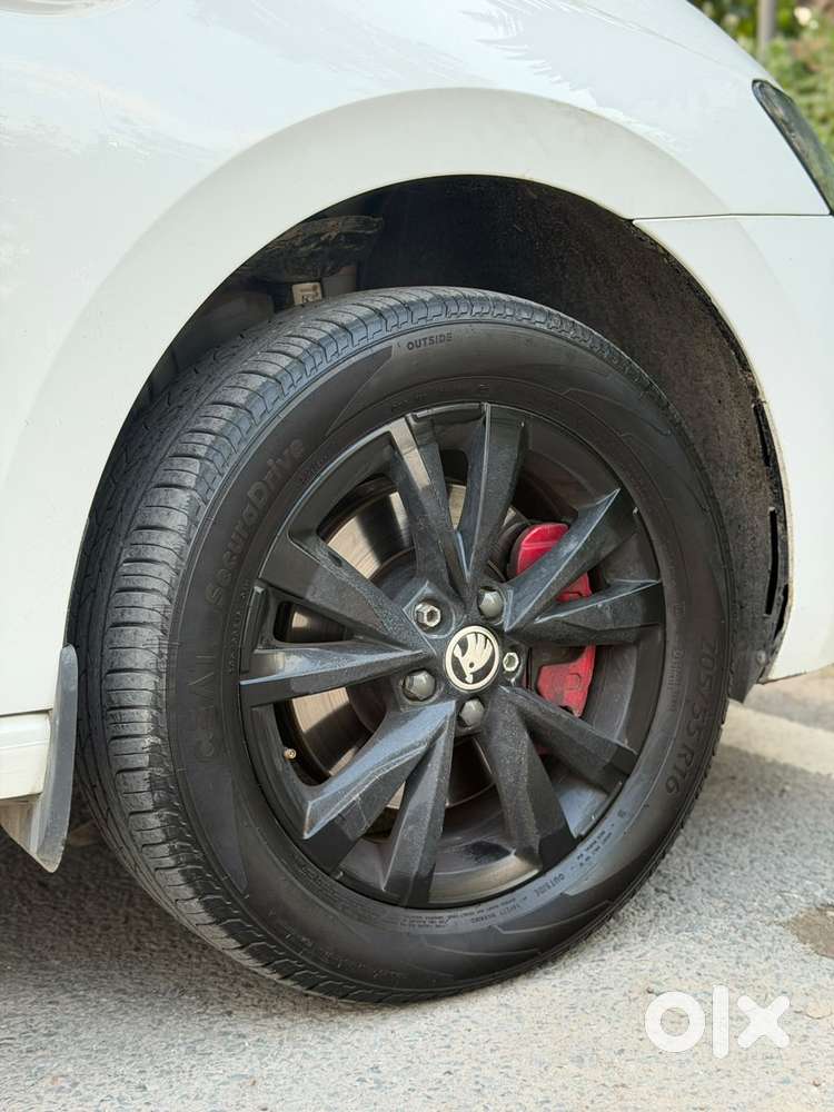 Skoda Slavia Anniversary Edition 1.5l Tsi Dsg, 2025, Petrol