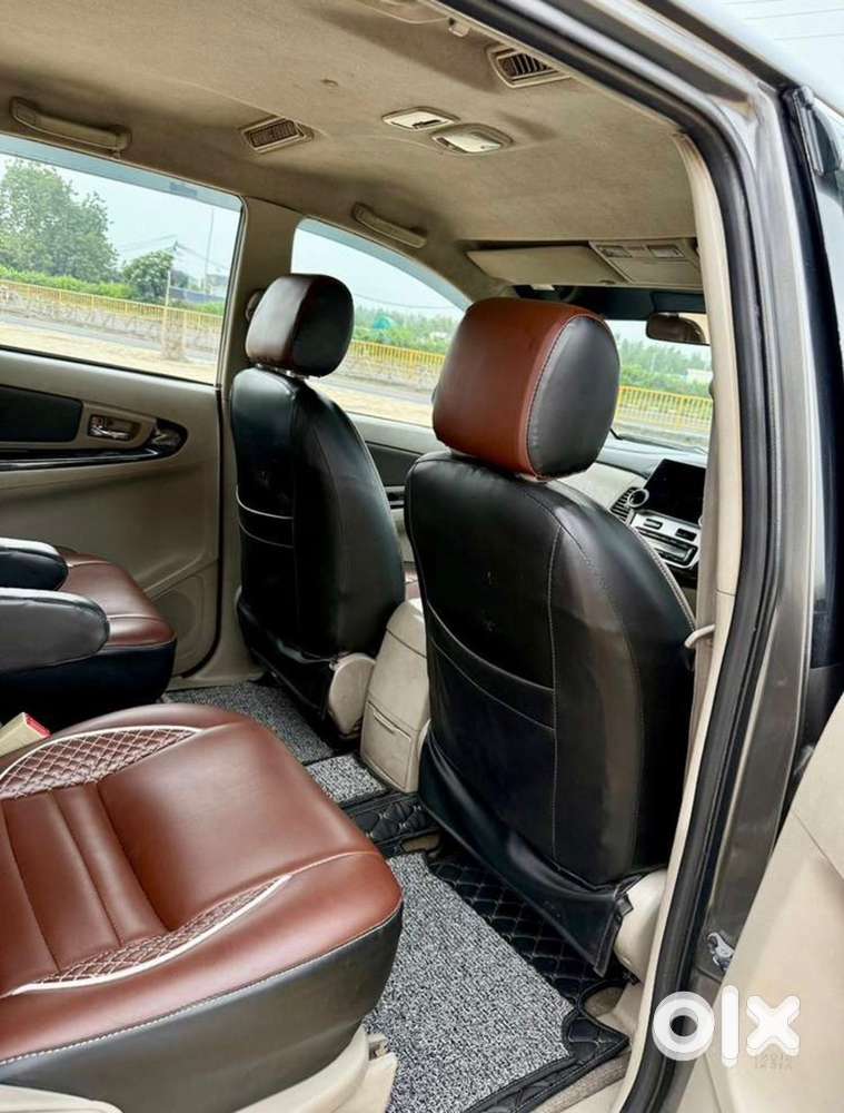 Toyota Innova 2013 Diesel 217000 Km Driven