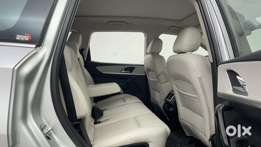 Mahindra Xuv700 2.0 Ax 7 Petrol At Luxury Pack Str, 2022, Petrol