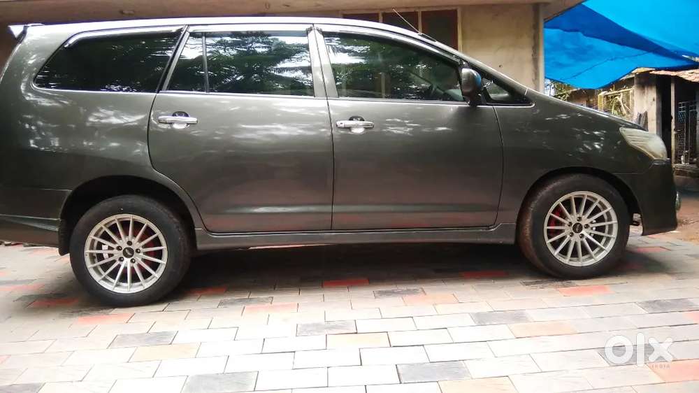 Toyota Innova 2011