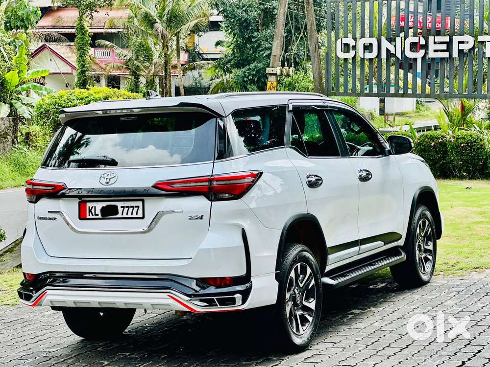 Toyota Fortuner Legender
