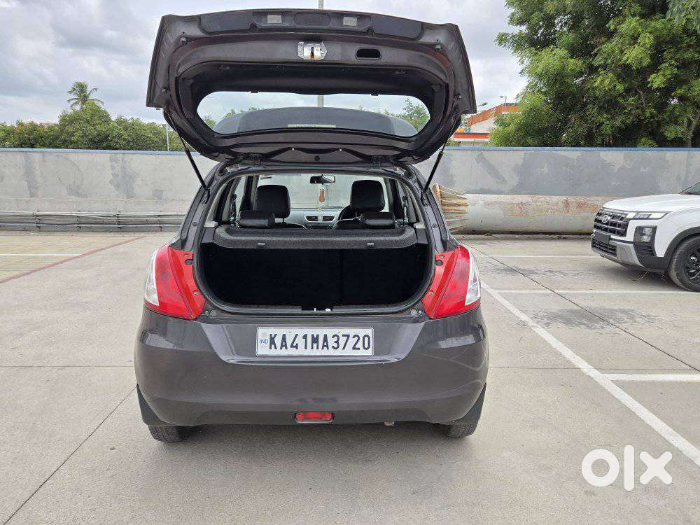 Maruti Suzuki Swift Vxi With Abs, 2016, Petrol