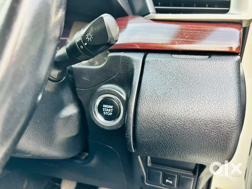 Toyota Innova Crysta [2020-ongoing] 2.4 Vx 7 Str, 2017, Diesel