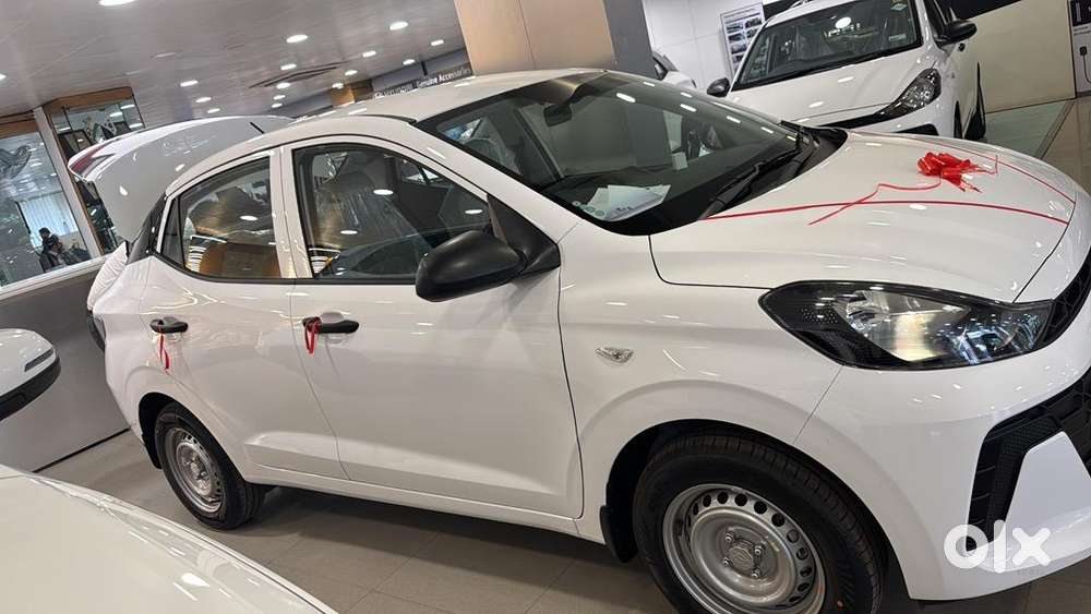 Hyundai Aura 2026 Cng & Hybrids 9000 Km Driven