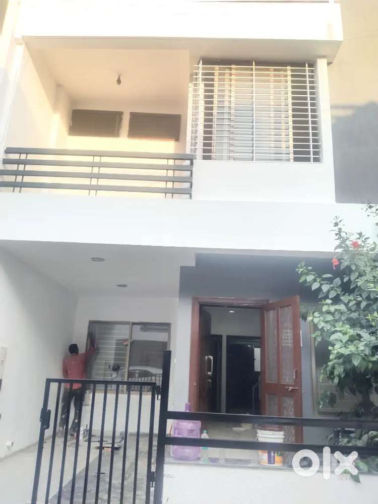 3 BHK West Facing Row House available for Rent in Casa Green