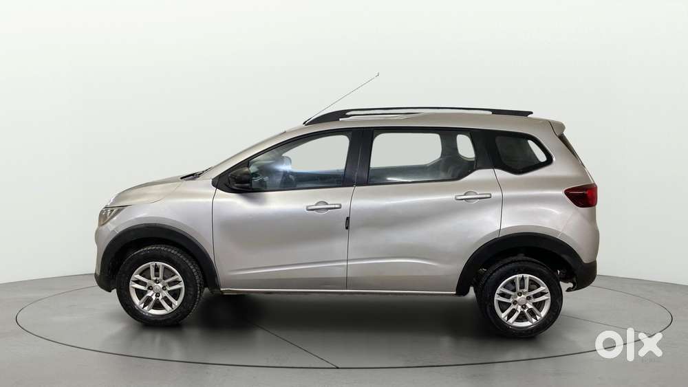 Renault Triber Rxt, 2022, Petrol