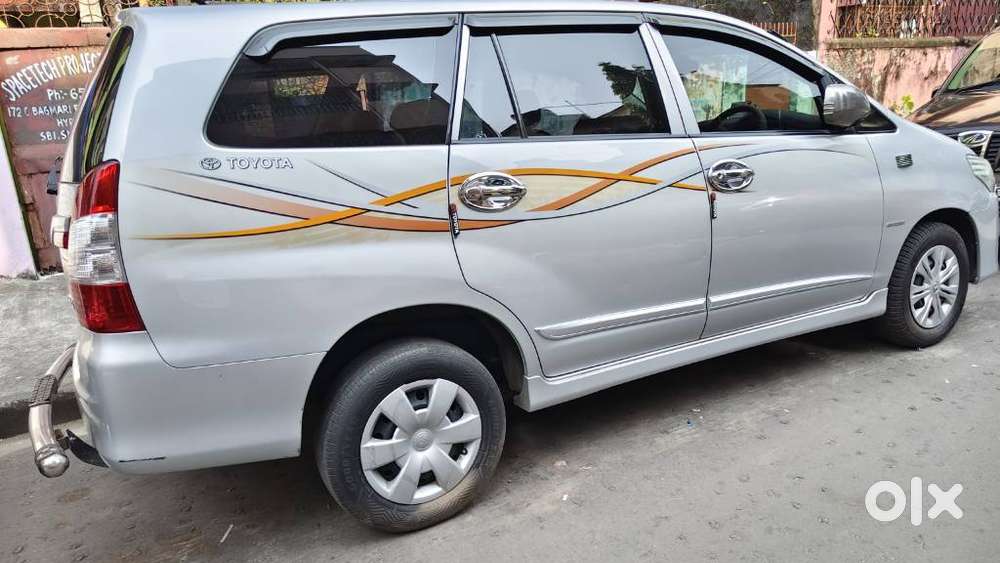 Toyota Innova 2.5 G (diesel) 8 Seater Bs Iv, 2014, Diesel