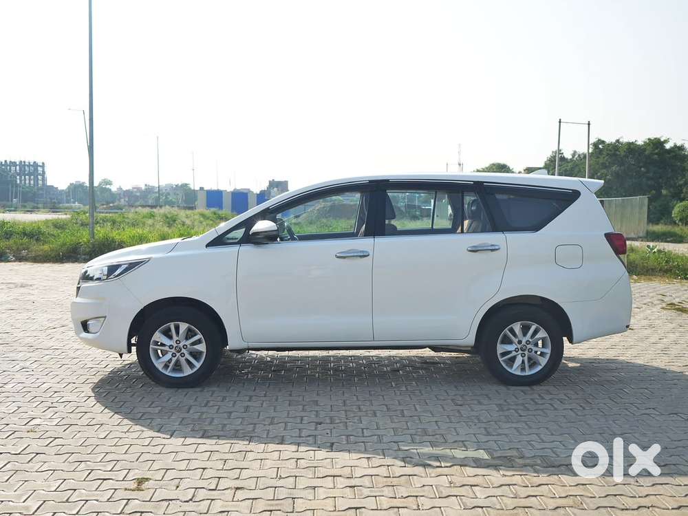 Toyota Innova Crysta 2.4 Gx Mt, 2017, Diesel