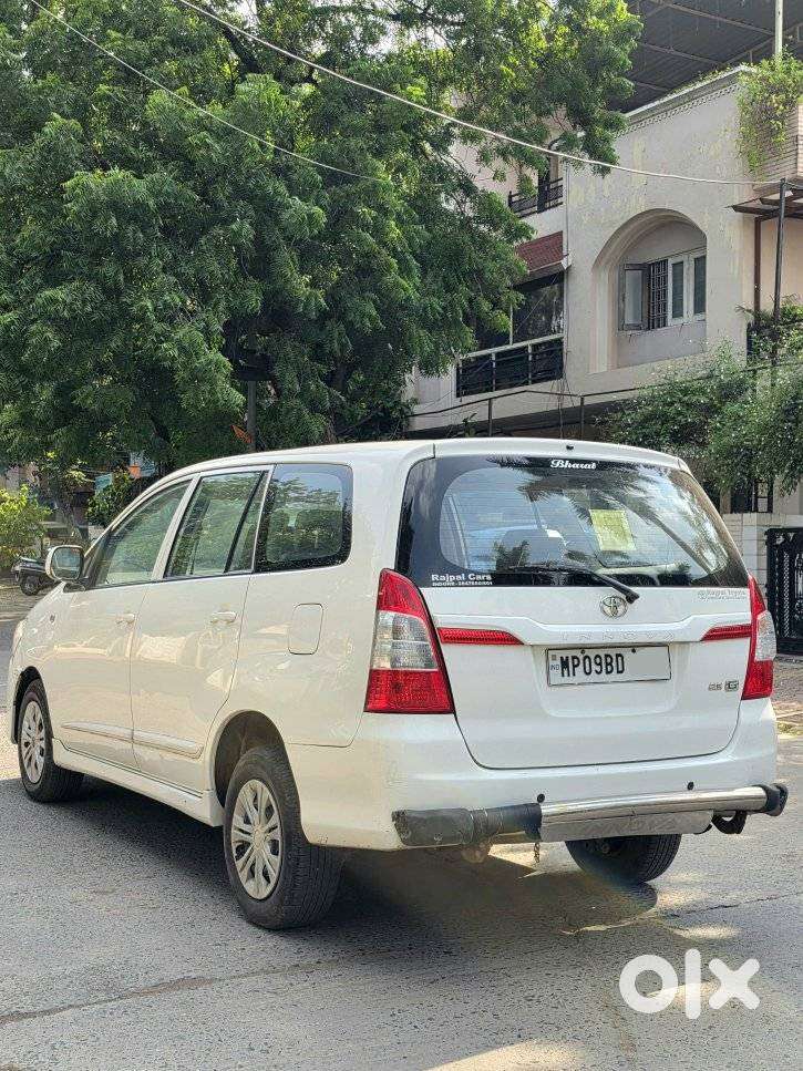 Toyota Innova 2.5 G (diesel) 8 Seater, 2014, Diesel