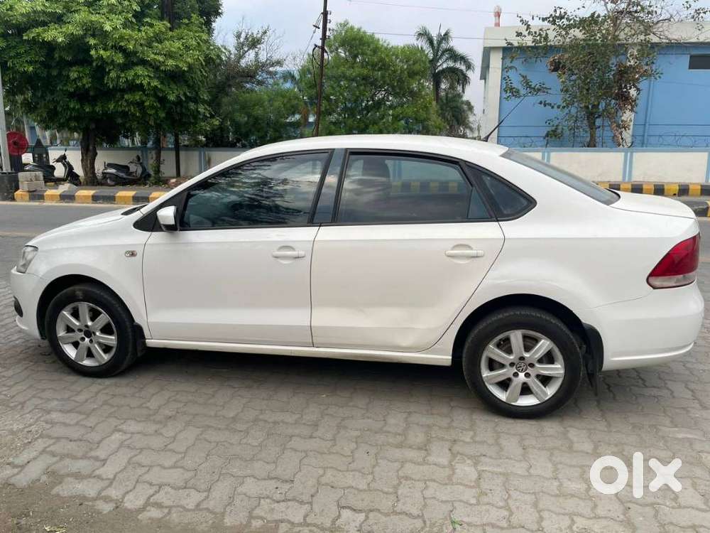 Volkswagen Vento 2010-2013 Petrol Highline, 2011, Petrol