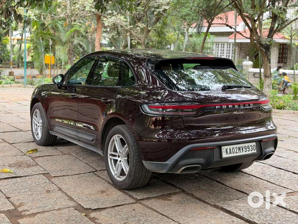 2024 Porsche Macan Petrol