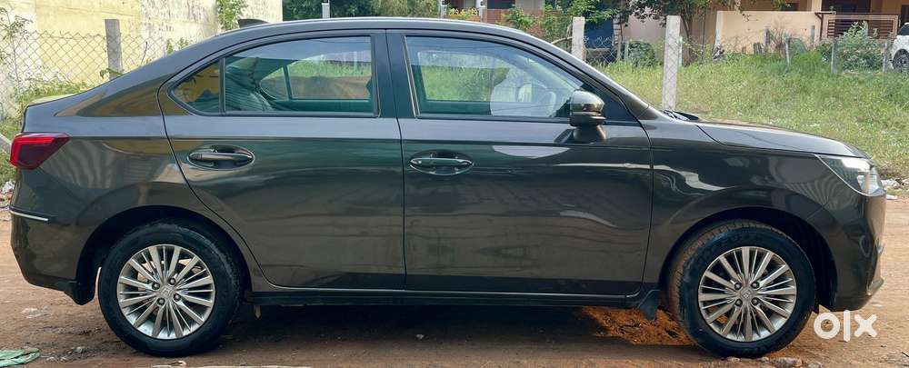 Honda Amaze 2nd Gen Vx, 2025, Petrol