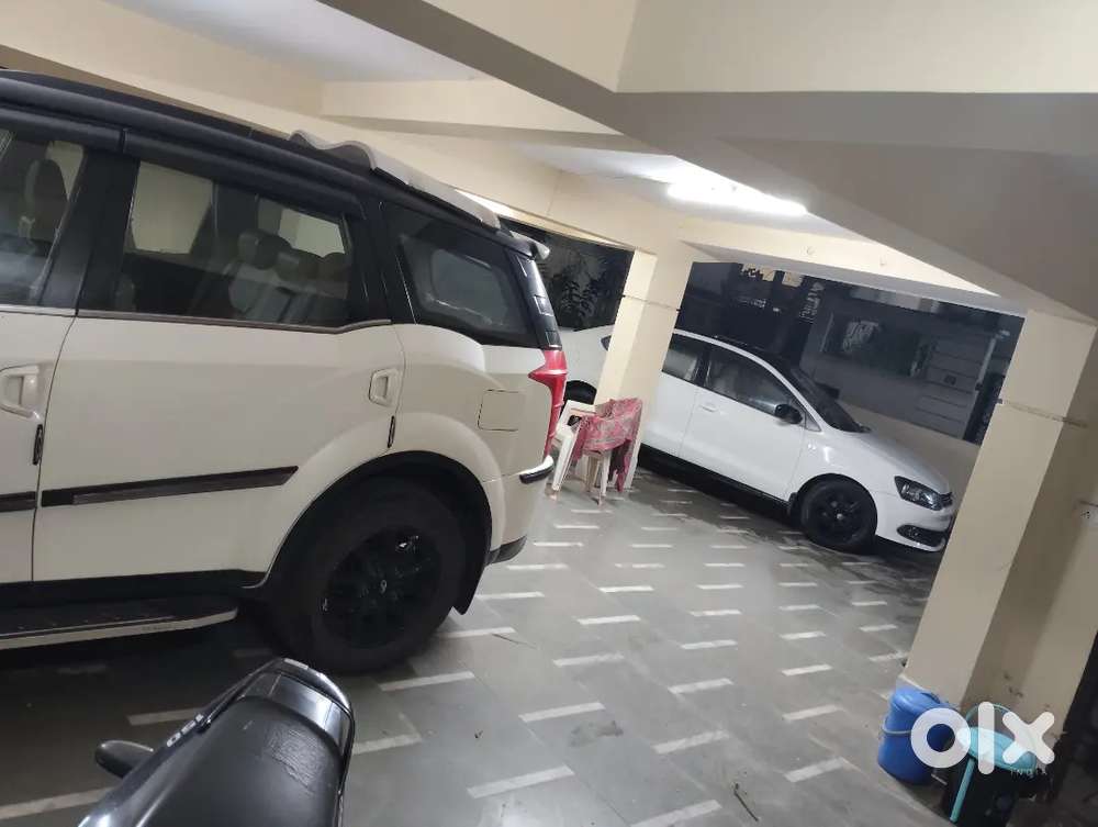 Mahindra Xuv500 2.2 W-10 Top Model Sunroof All Wheel Drive