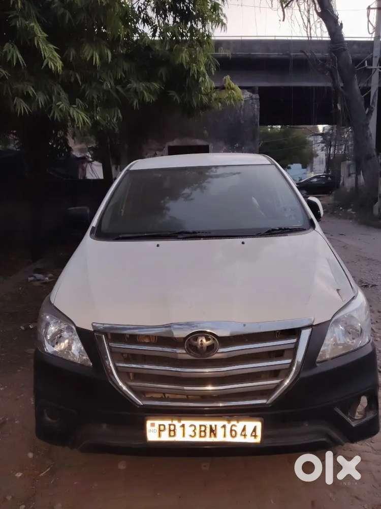 Toyota Innova 2013 Diesel 195000 Km Driven