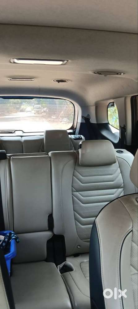 Automatic, 7 Passengers,petrol, 8 Inch Touch Screen, Parking Sensors,