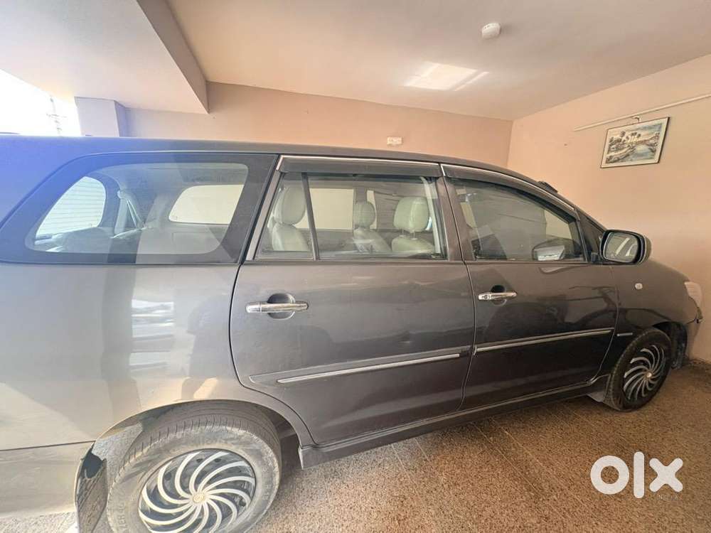 Toyota Innova 2012 Diesel Well Maintained