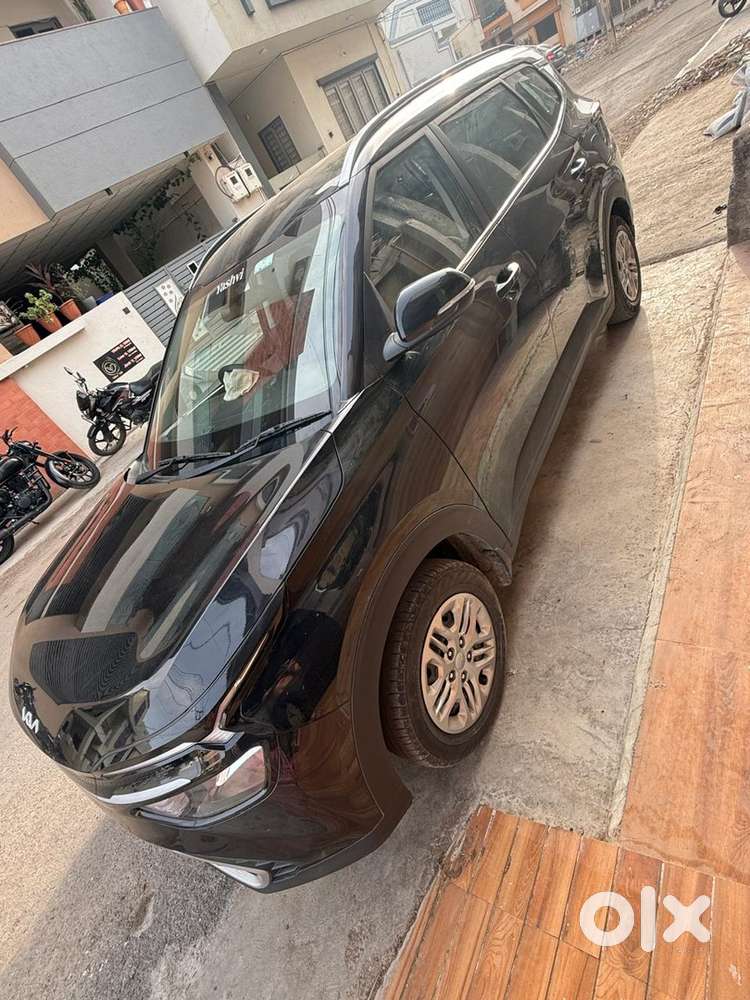Kia Carens Petrol 2024