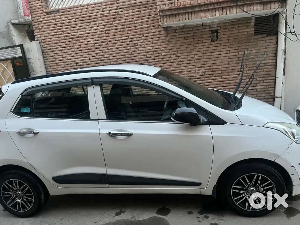 Hyundai Grand I10 2015 Diesel 100000 Km Driven