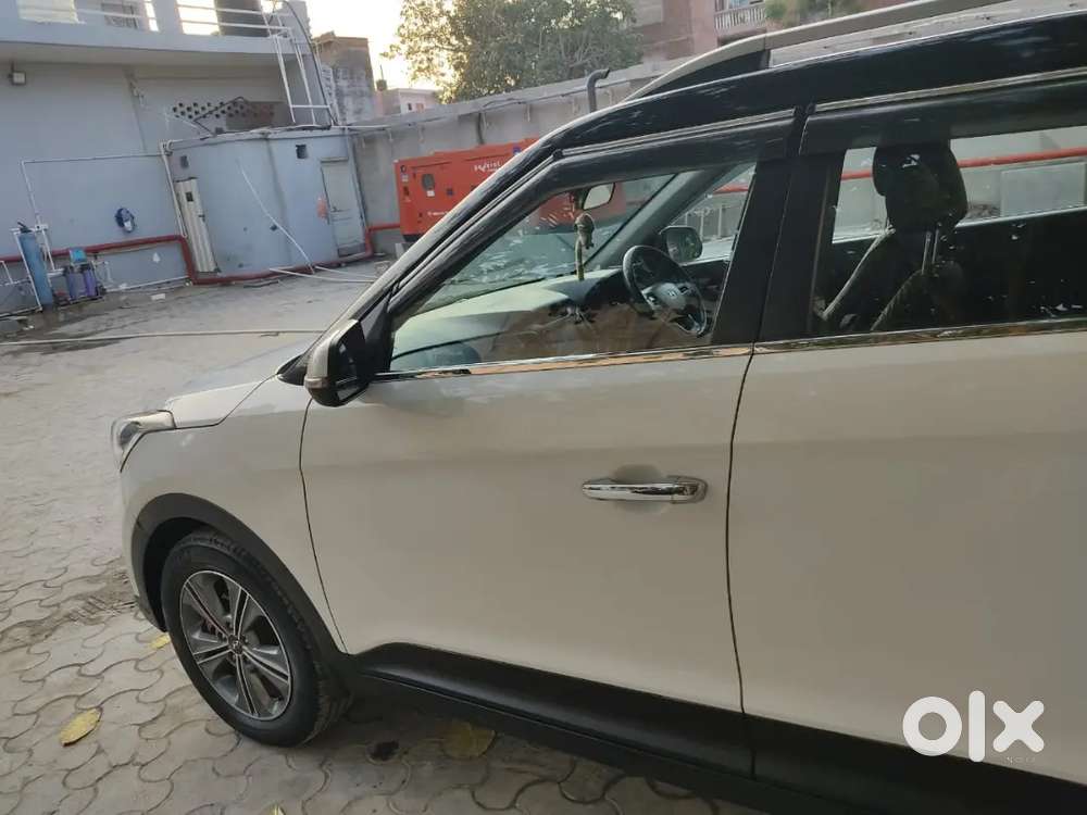 Hyundai Creta Sx Dual Tone Petrol 2017  Top Variant  Excellent Condi