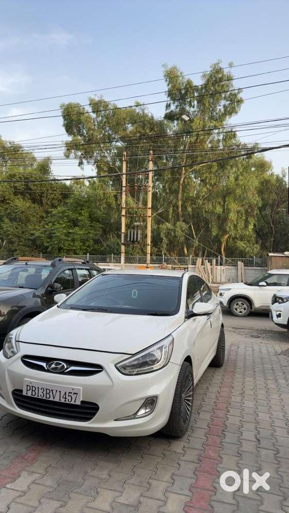 Hyundai Fluidic Verna 2015