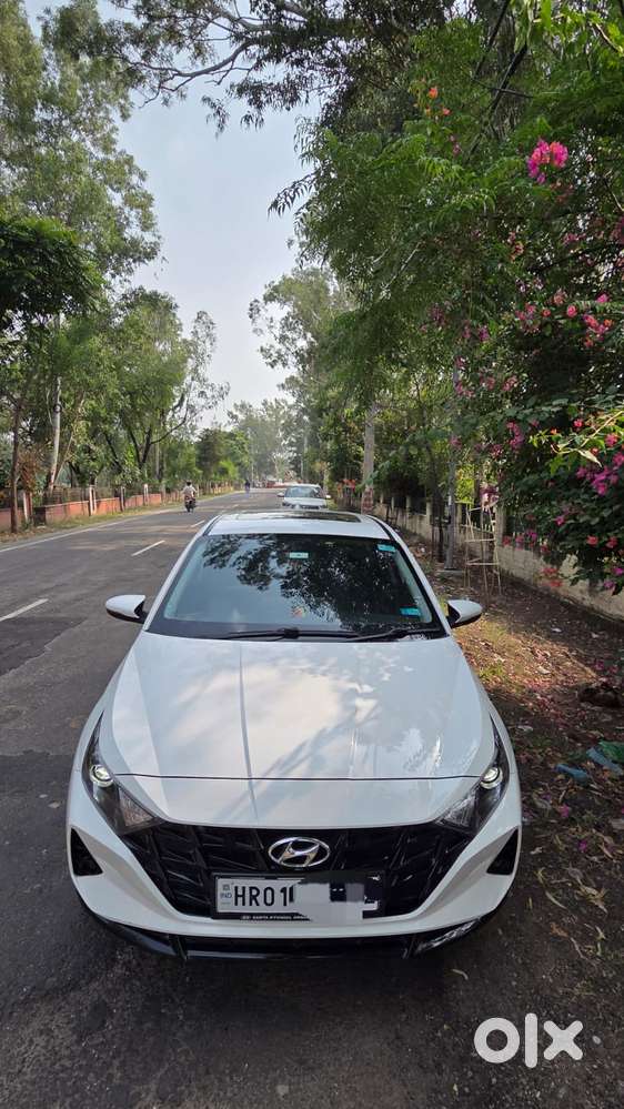 Hyundai I20 Asta (o) 1.2 Mt, 2023, Petrol