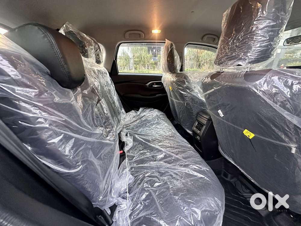 Maruti Suzuki Grand Vitara 1.5 Delta Smart Hybrid At, 2023, Petrol