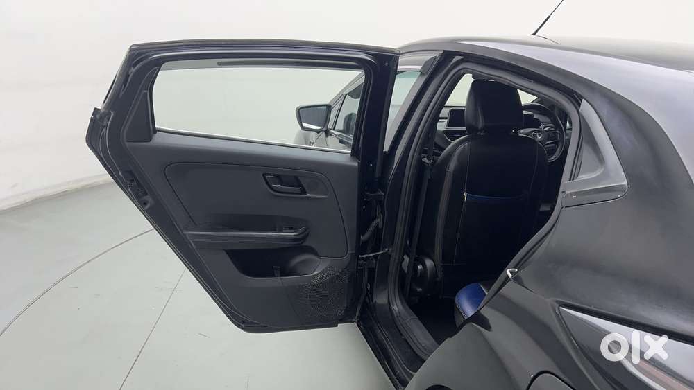 Tata Altroz 1.2 Xz Plus Dark Edition, 2021, Petrol