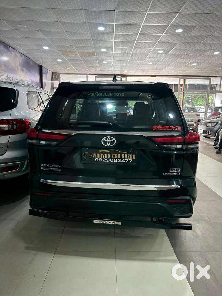 Toyota Innova Hycross 2.0 Zx (o) Hybrid 7 Str, 2024, Petrol