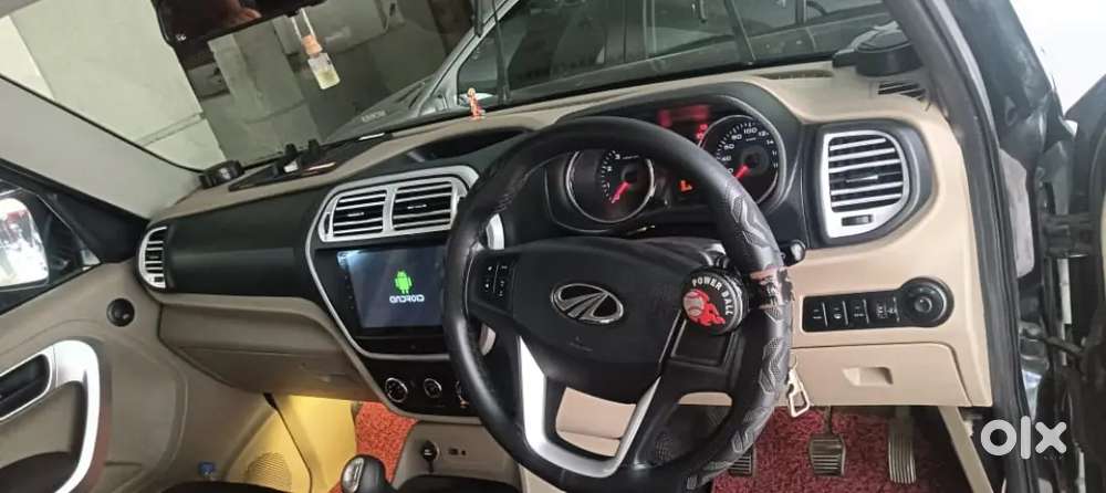 Mahendra Tuv 300