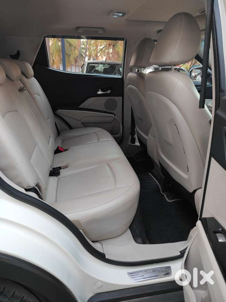 Mahindra Xuv300 W8 Option Dual Tone Diesel, 2019, Diesel