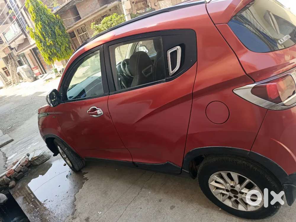 Kuv100 6 Seater Car