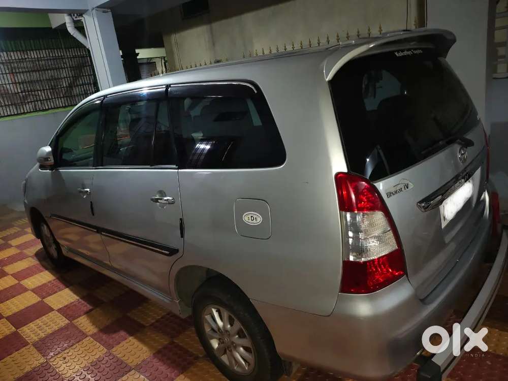 Toyota Innova 2012