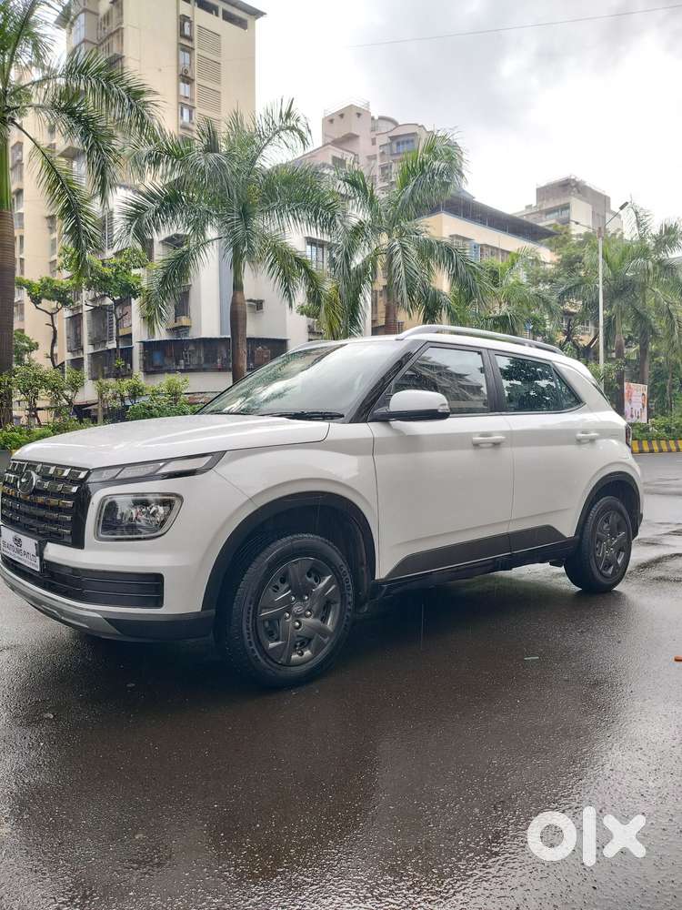 Hyundai Venue 1.2 S (o), 2024, Petrol
