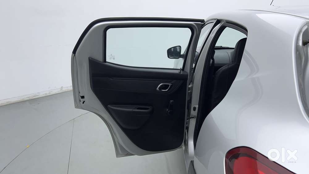 Renault Kwid 2019-ongoing 1.0 Rxt Amt (o), 2018, Petrol