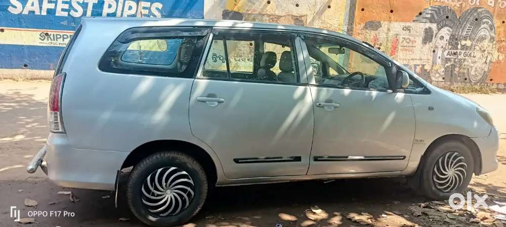 Toyota Innova 2012 Diesel 105000 Km Driven