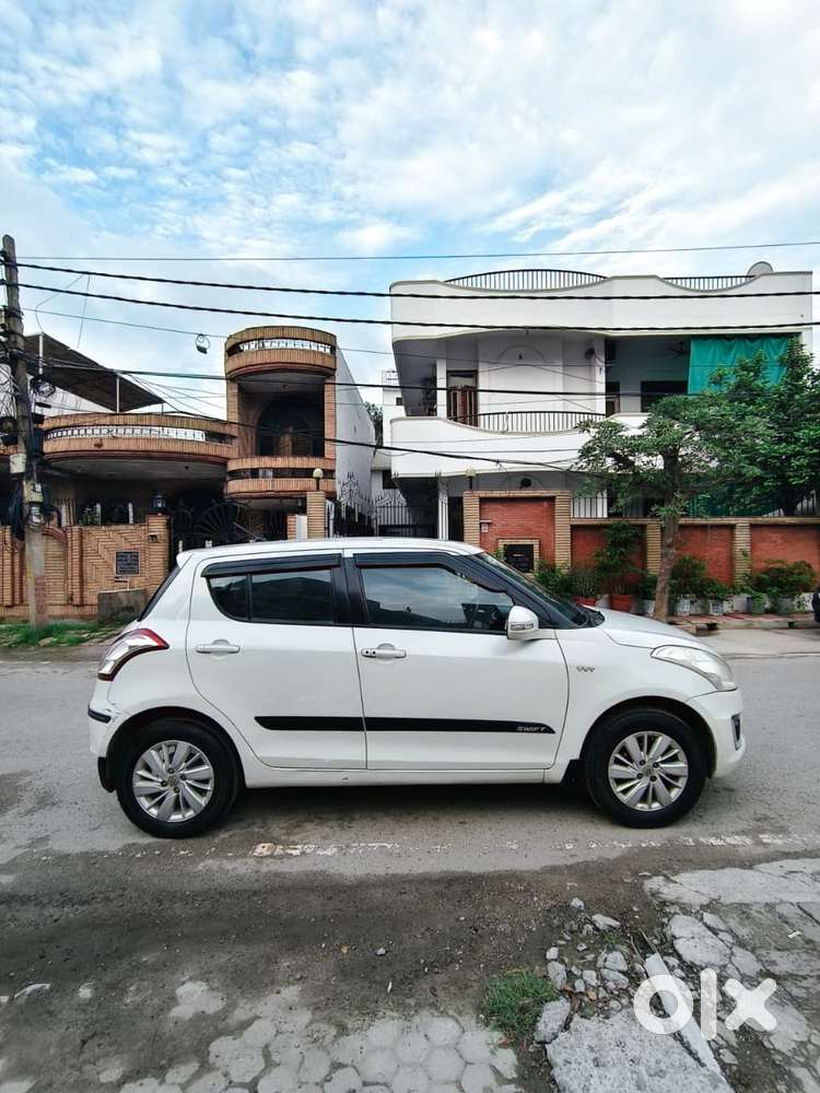 Maruti Suzuki Swift Vvt Zxi, 2015, Cng & Hybrids