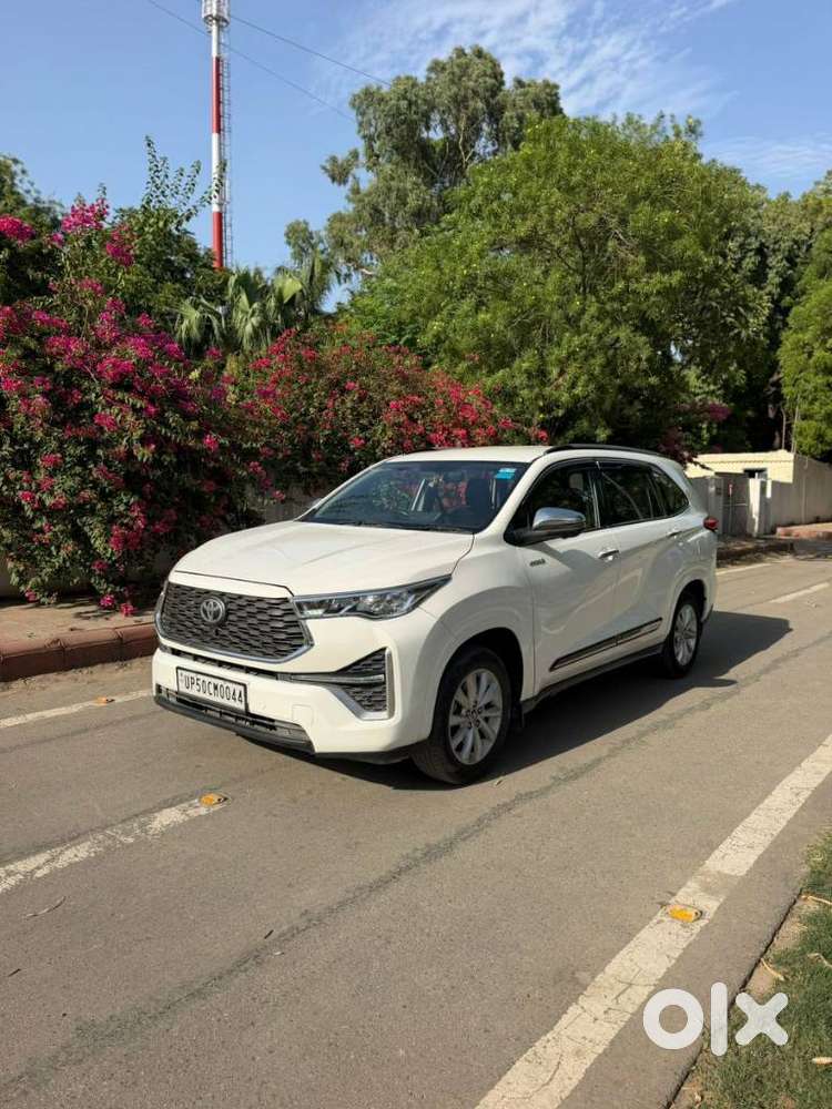 Toyota Innova Hycross 2.0 Vx Hybrid 7 Str, 2023, Petrol