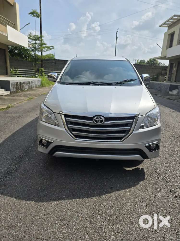 Toyota Innova 2012