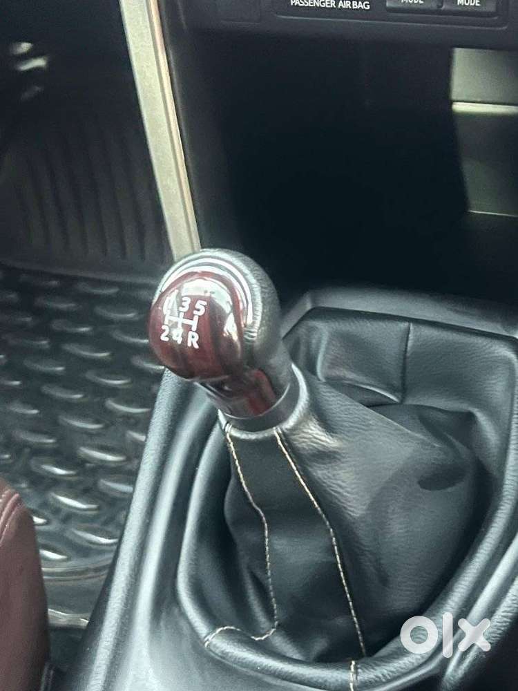 Toyota Innova Crysta 2.4 G Plus Mt 7 Str, 2025, Diesel