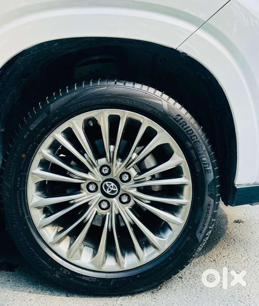 Toyota Innova Hycross 2.0 Vx Hybrid 7 Str, 2023, Petrol