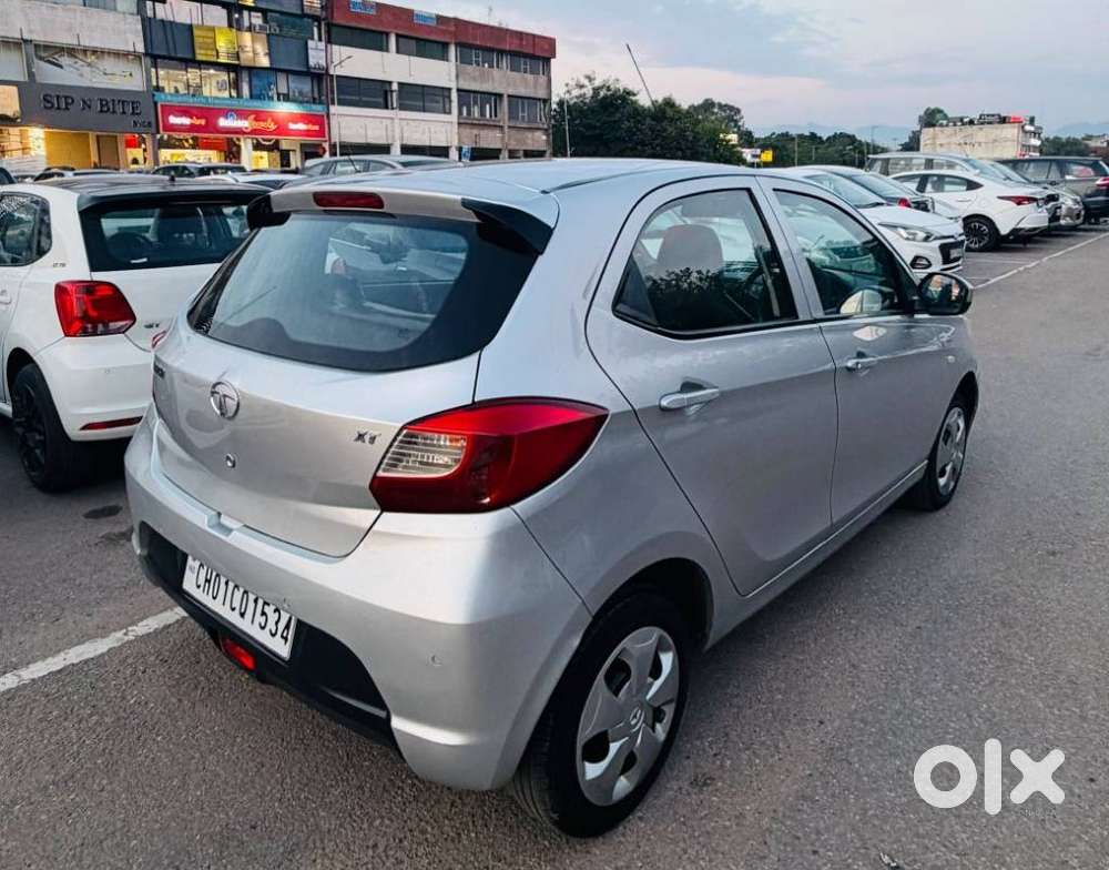 Tata Tiago 1.2 Revotron Xt (o), 2017, Petrol