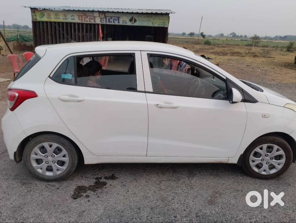 Grand I 10 White Colour Car