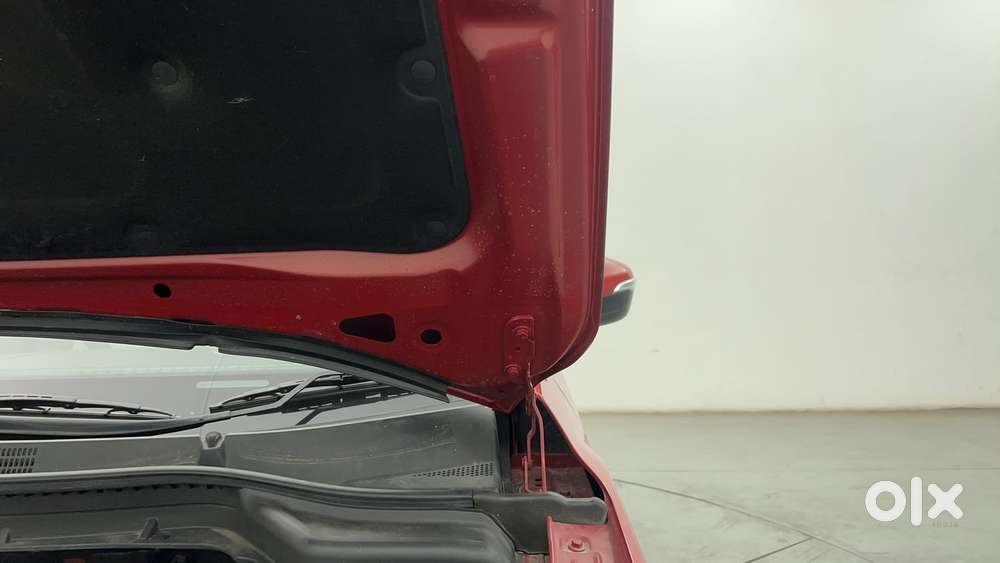 Mahindra Xuv300 1.2 W8 (o) Amt Petrol, 2022, Petrol