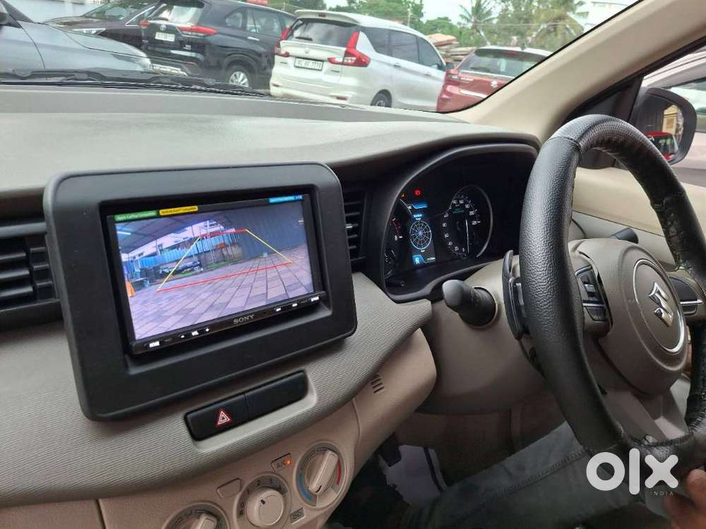 Maruti Suzuki Ertiga Vxi At Petrol, 2022, Petrol