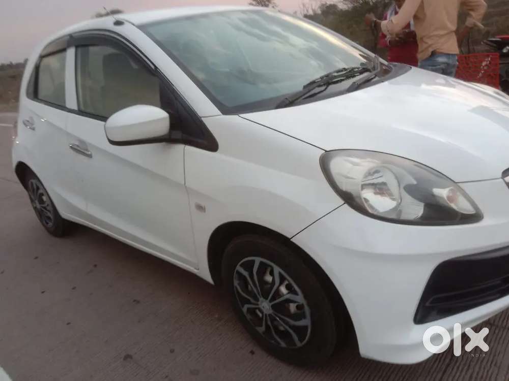 Honda Brio Petrol Mt 2012