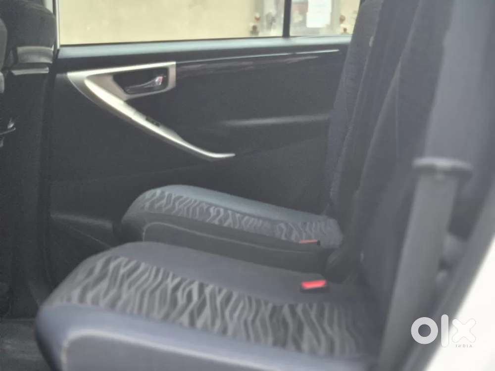 Toyota Innova Crysta 2.4 V 7 Str, 2016, Diesel