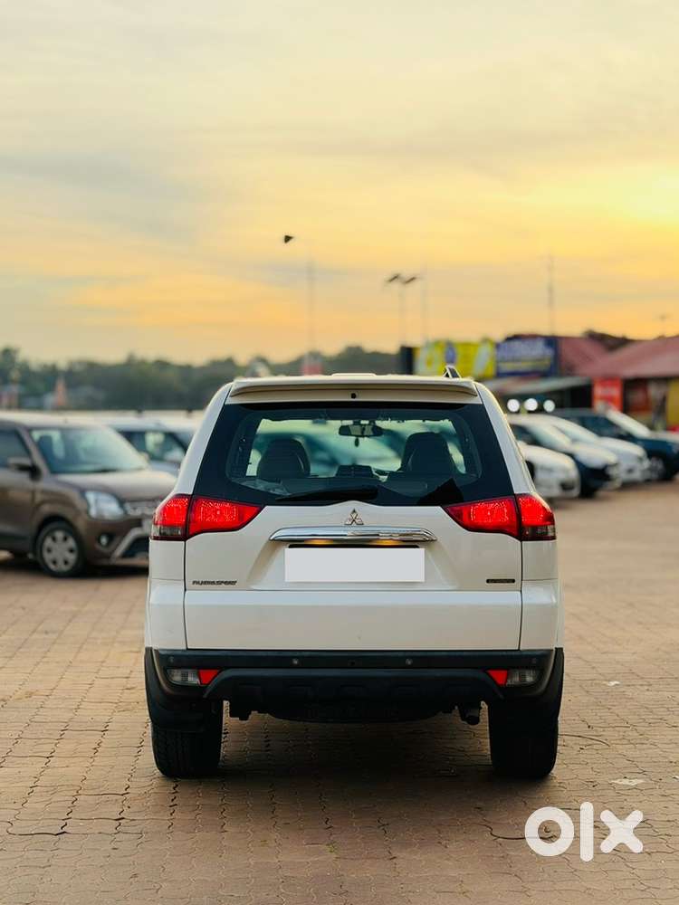 Mitsubishi Pajero Sport 2015